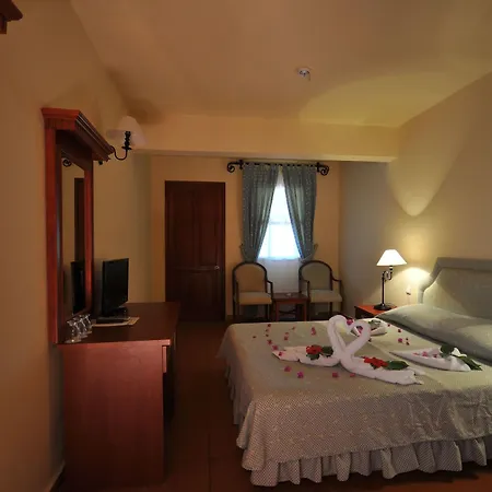 ホテル Club Meri Fethiye 3*